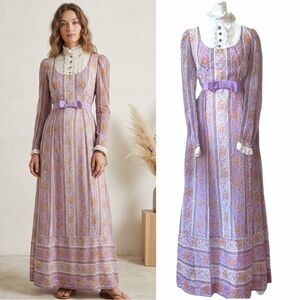 Vtg 70s Purple Psychedelic Floral Prairie Maxi Dress Lace Bib XS
